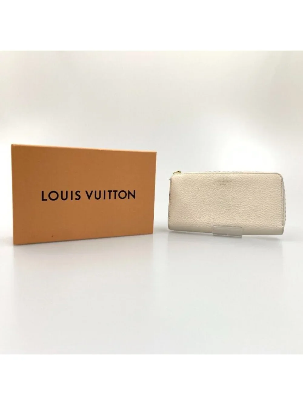 Louis Vuitton Taurillon Portefeuille Comet L Zipper Wallet Ivory